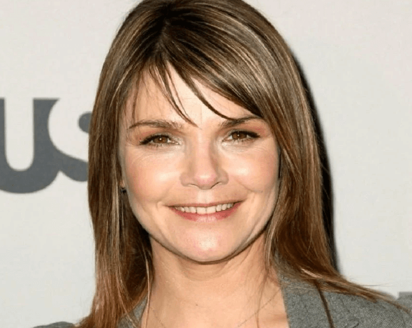 Kathryn Erbe Net Worth